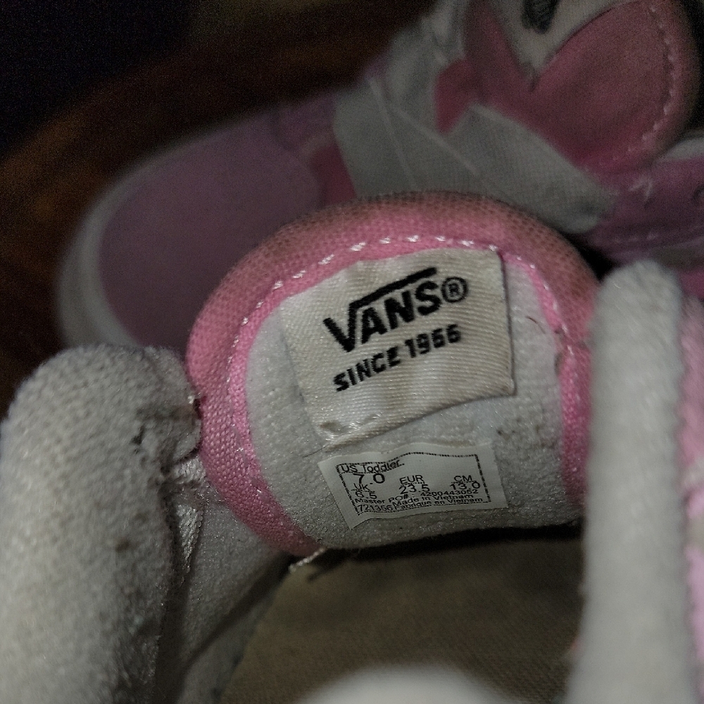5 Pair Size 7 Toddler Girl Shoe Lot Vans, Crocs, Cat And Jack Pink - Picture 3 of 11